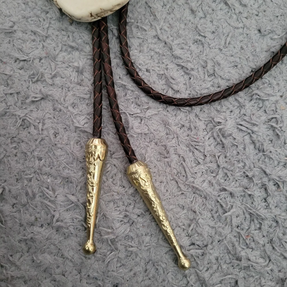 Southwestern Large Buffalo Lazer Cut Howlite Slab Bolo Tie Necklace Western